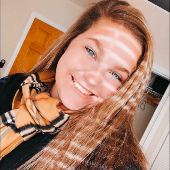 Meet your Posher, Skylar - Picture 1 of 1